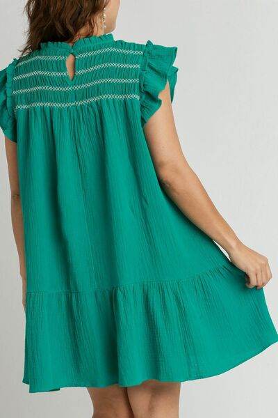 Umgee Full Size Smocked Contrast Stitching Ruffle Cap Sleeve Round Neck Dress Plus Size - Hovatok