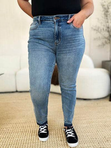 Judy Blue Full Size Mid Rise Rigid Magic Release Hem Jeans - Hovatok