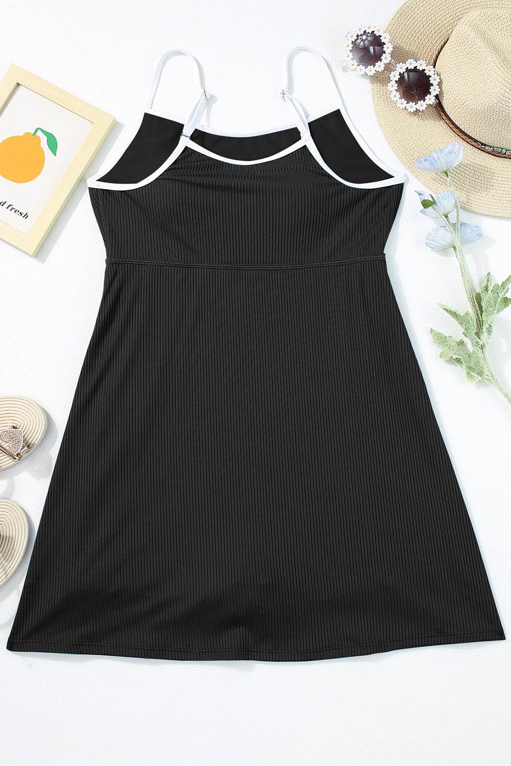Contrast Trim Scoop Neck One-Piece Swimwear - Hovatok