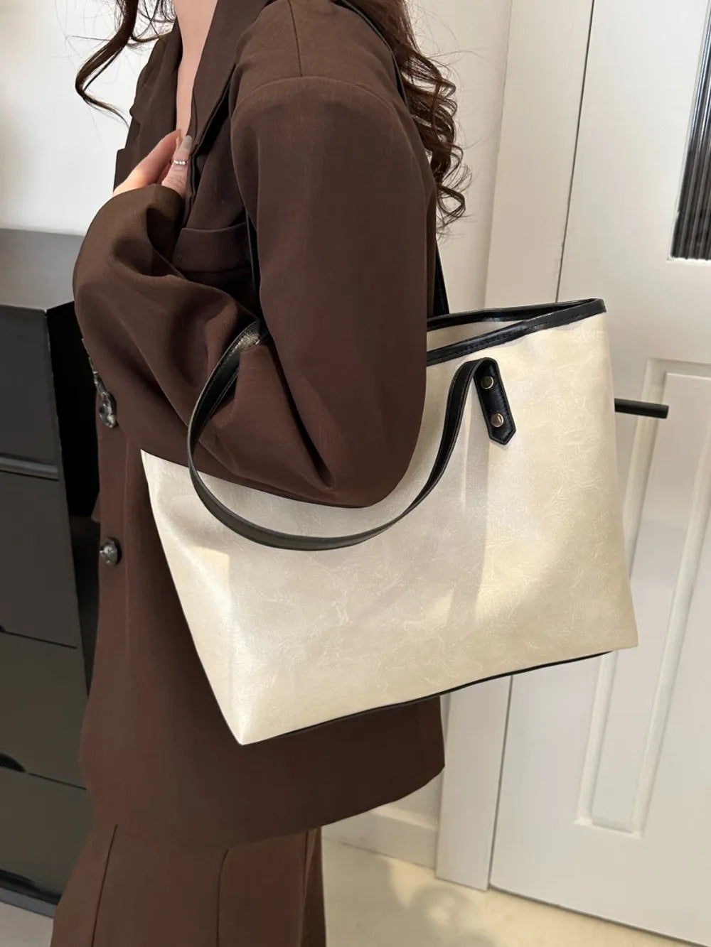 db06b058-0a88-47d0-952a-495da49b20cd-Max