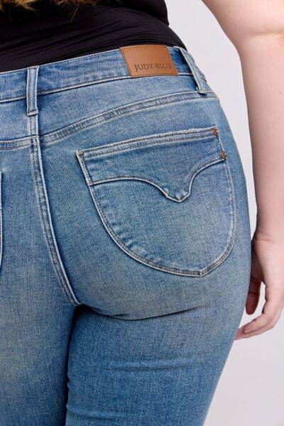 Judy Blue MR Tummy Control Vintage Wash Jeans - Hovatok