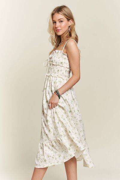 ADORA Smocked Floral Sweetheart Neck Cami Dress - Hovatok