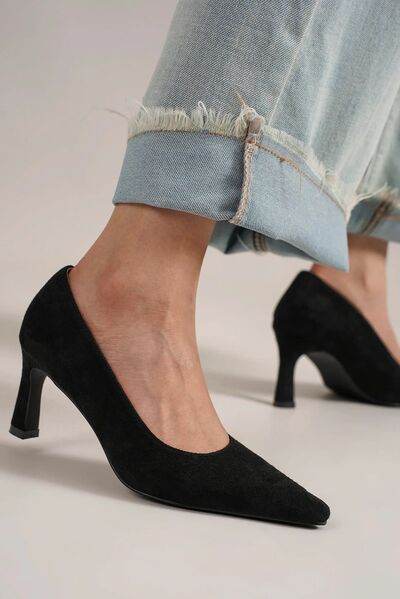 Beast Fashion Faux Suede Point Toe Pumps - Hovatok
