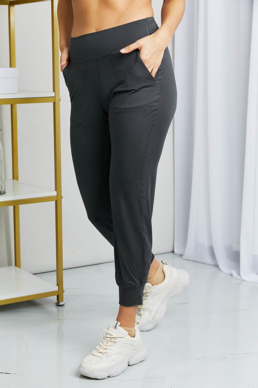 Leggings Depot Full Size Wide Waistband Cropped Joggers - Hovatok