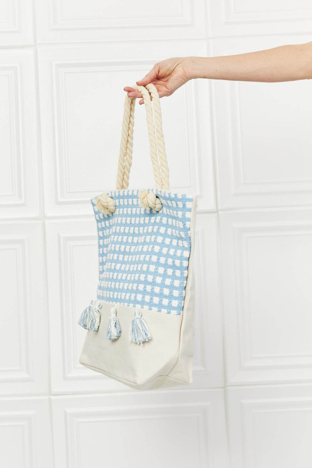 Justin Taylor Picnic Date Tassel Tote Bag - Hovatok