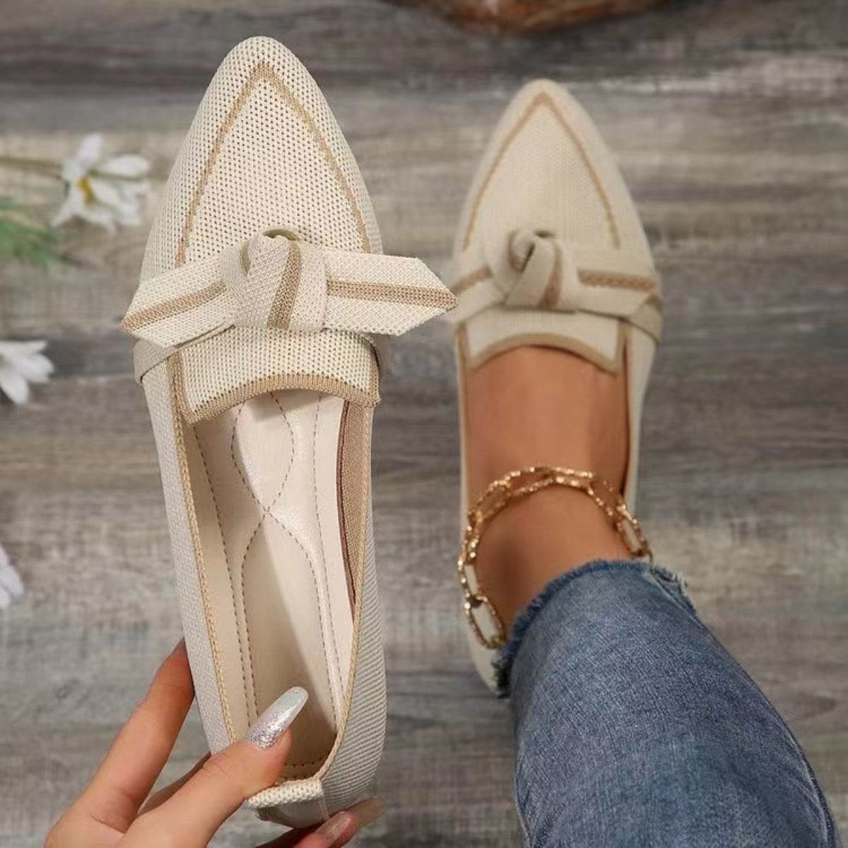 Bow Contrast Trim Point Toe Loafers - Hovatok