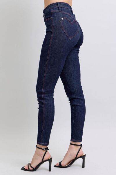 Judy Blue Full Size Heart Shaped Back Pockets Skinny Jeans - Hovatok