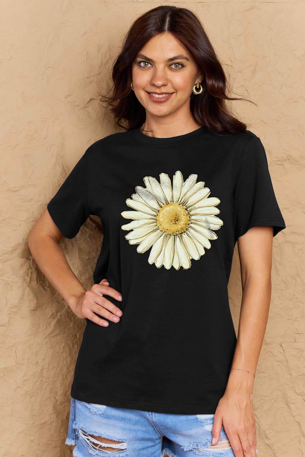 Simply Love Full Size FLOWER Graphic Cotton Tee - Hovatok