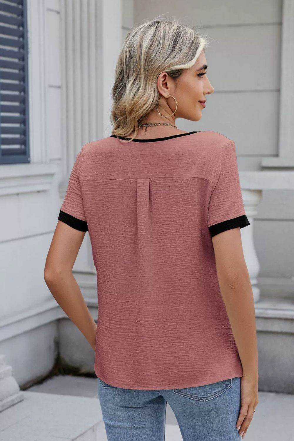 Cutout Round Neck Short Sleeve Top - Hovatok