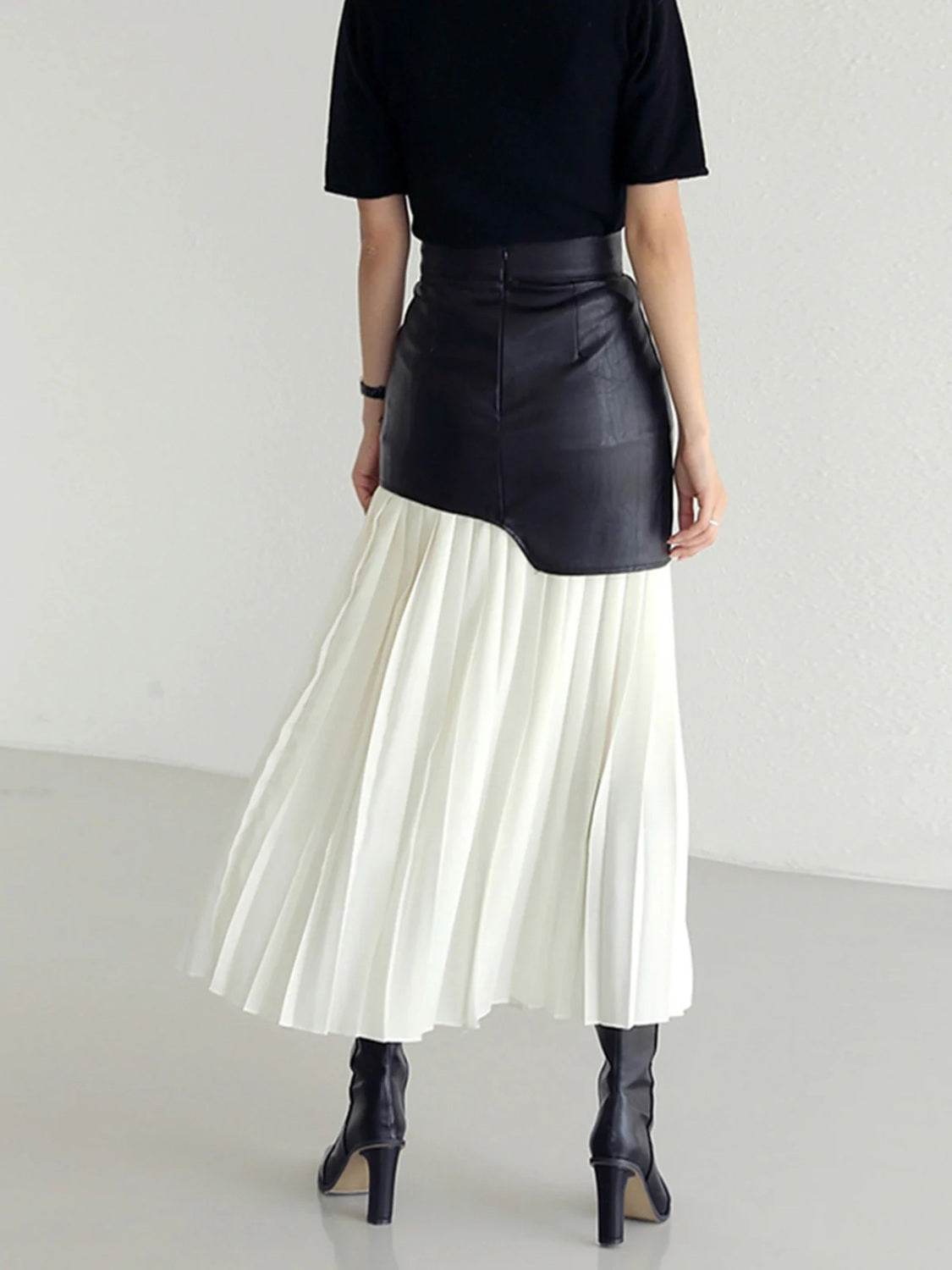 Pleated Contrast High Rise Skirt - Hovatok