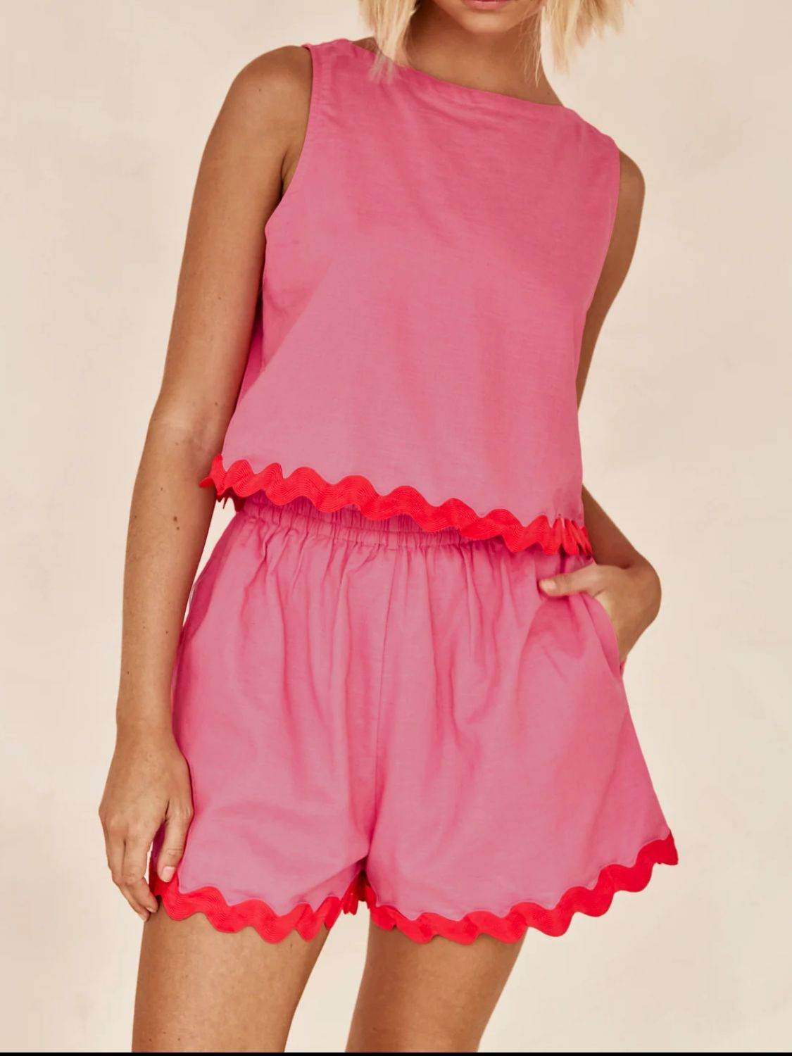 Contrast Trim Round Neck Tank and Shorts Set - Hovatok