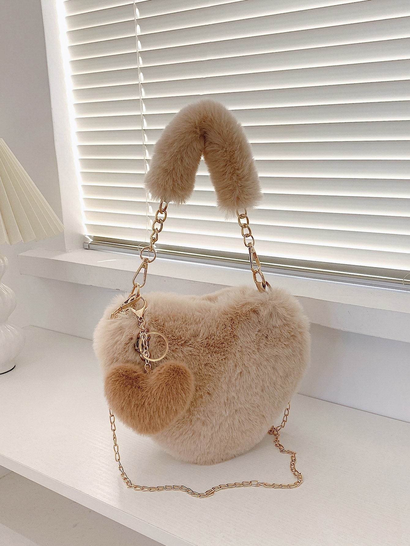 Heart Shape Faux Fur Handbag - Hovatok