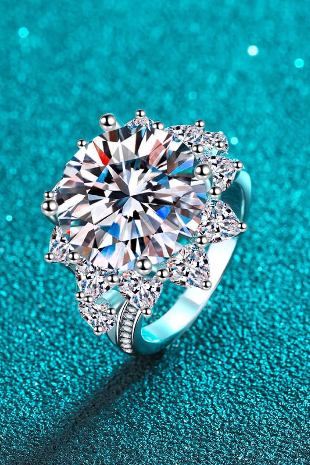 10 Carat Moissanite Flower-Shaped Ring - Hovatok