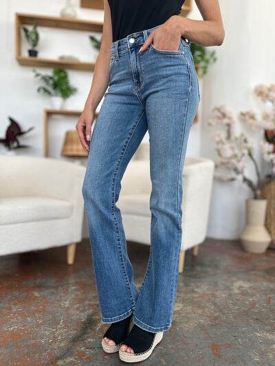Judy Blue Full Size Mid-Rise Waist Straight Jeans - Hovatok