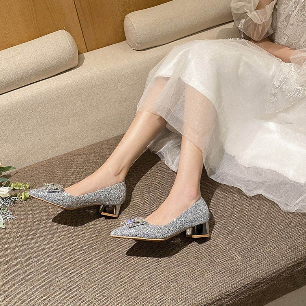 Glitter Point Toe Block Heel Pumps - Hovatok