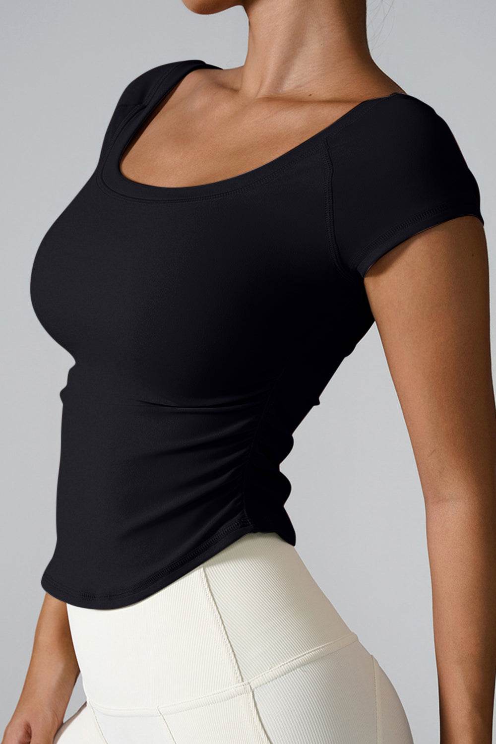 Round Neck Short Sleeve Active T-Shirt - Hovatok