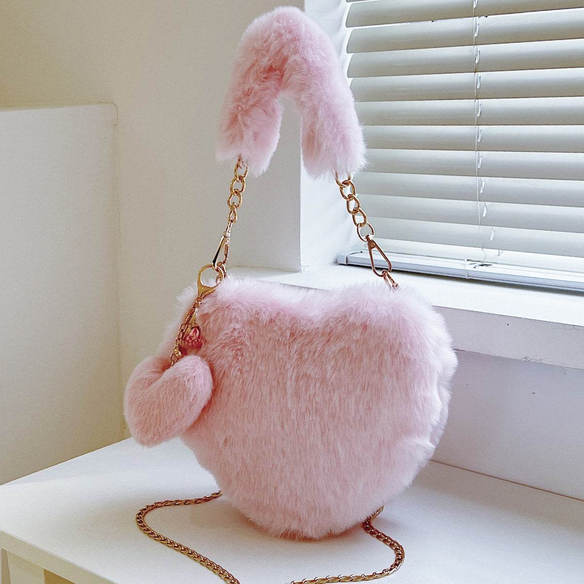 Heart Shape Faux Fur Handbag - Hovatok