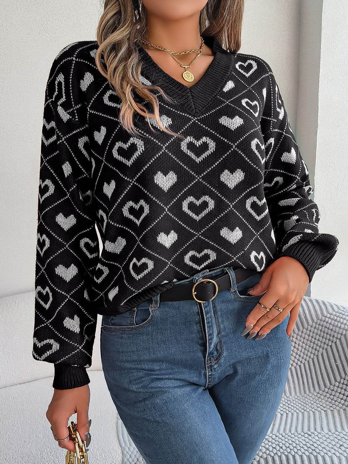 Heart Pattern V-Neck Long Sleeve Sweater - Hovatok