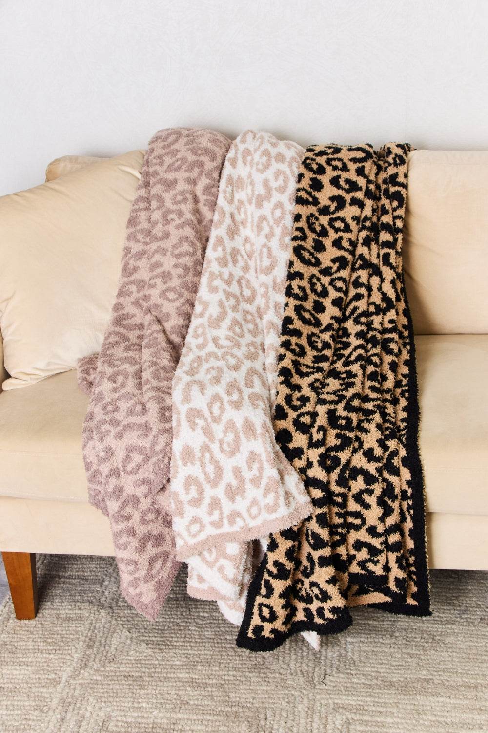 Cuddley Leopard Decorative Throw Blanket - Hovatok