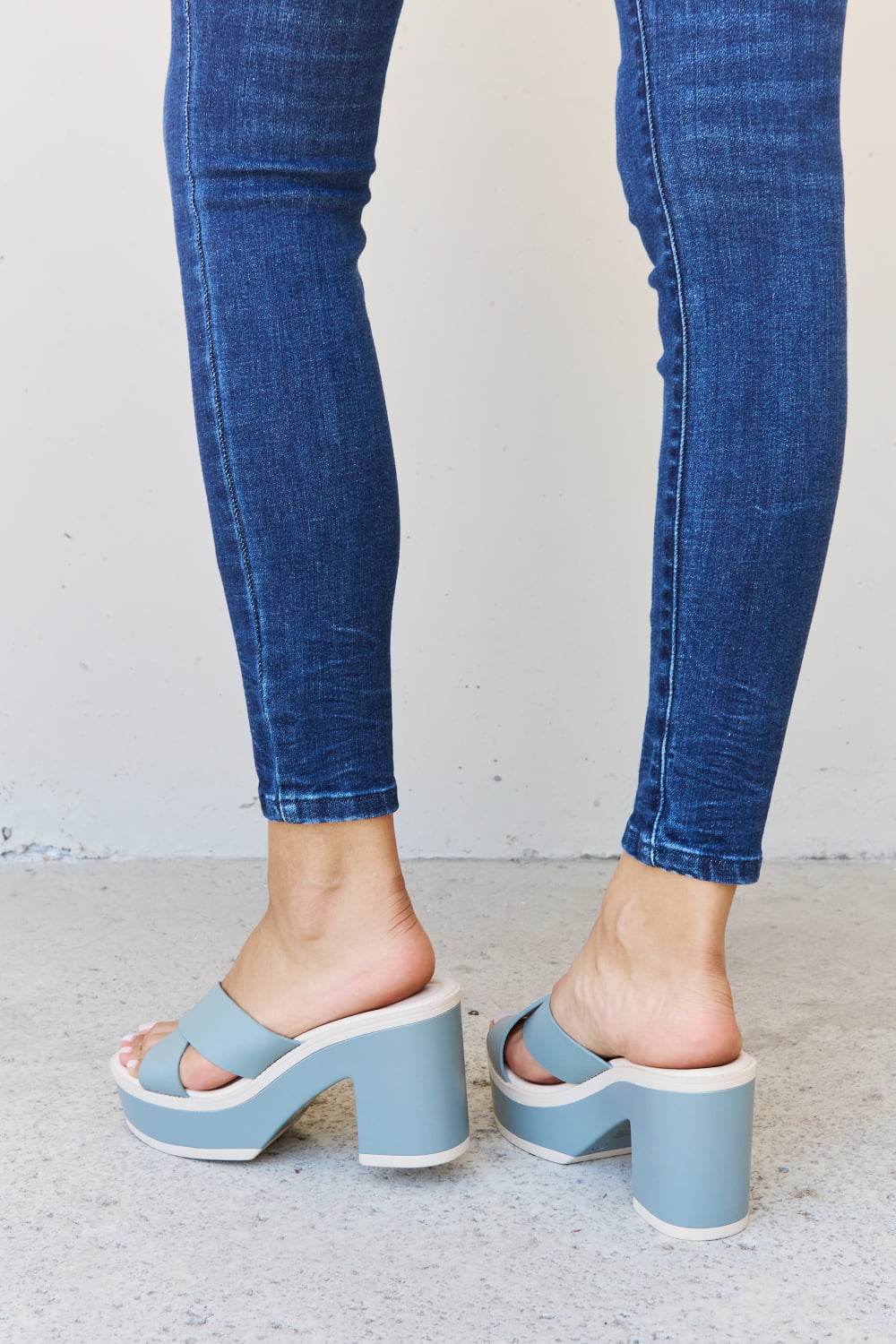 Weeboo Cherish The Moments Contrast Platform Sandals in Misty Blue - Hovatok