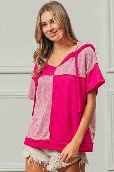 BiBi Color Block Exposed Seam Short Sleeve Hooded Top - Hovatok