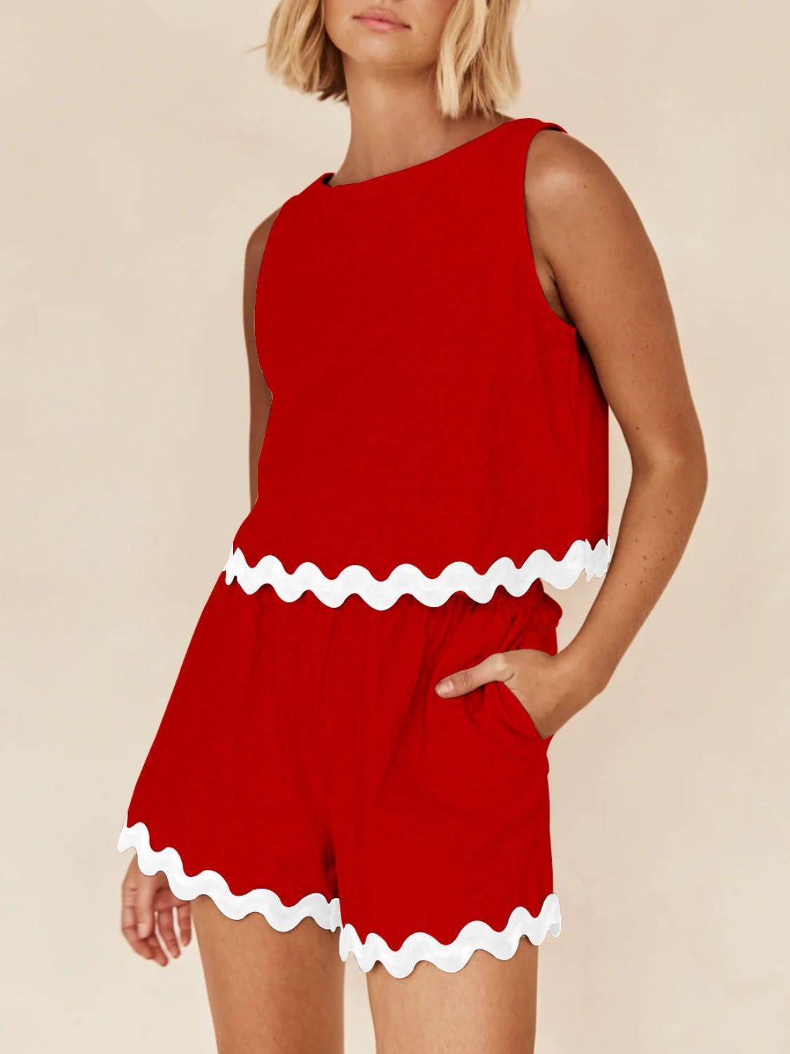 Contrast Trim Round Neck Tank and Shorts Set - Hovatok